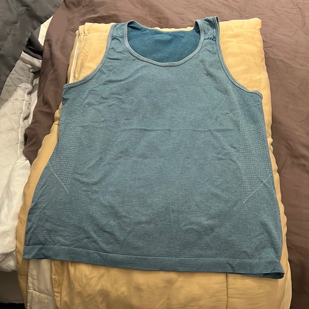 Men’s lululemon M tank top